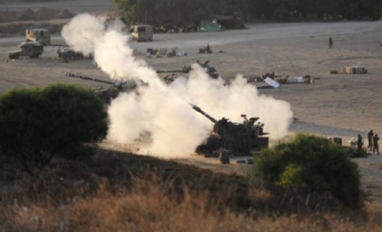 قصف إسرائيلي على خانيونس جنوبي قطاع غزة