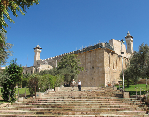احتفالا بعيد العرش ..الاحتلال يغلق الحرم الابراهمي الاحد والاثنين