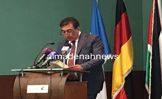 صور : الطراونة يحاضر في الجامعة الألمانية الأردنية عن إنجازات مجلس النواب صور : الطراونة يحاضر في الجامعة الألمانية الأردنية عن إنجازات مجلس النواب