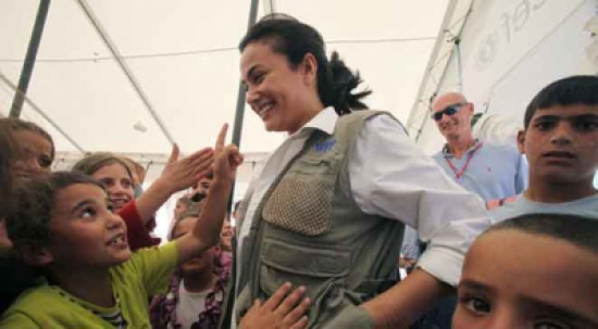 هند صبري تتجه إلى تونس لتطوير برنامج التغذية المدرسية