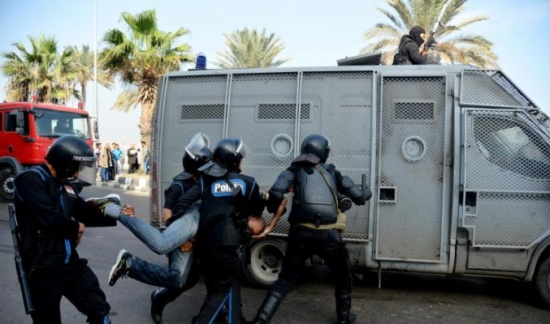 الأمن المصري يقتل ثلاثة من معارضي الانقلاب بأسيوط الأمن المصري يقتل ثلاثة من معارضي الانقلاب بأسيوط