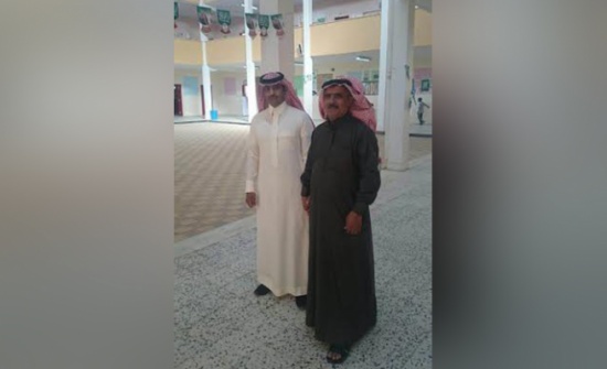 معلم اردني يعود للسعودية .. ويبكي أحد طلابه المتوفَّى منذ 16 عاماً معلم اردني يعود للسعودية .. ويبكي أحد طلابه المتوفَّى منذ 16 عاماً