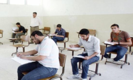 امين عام التربية يتفقد قاعات امتحان التوجيهي في لواء ذيبان امين عام التربية يتفقد قاعات امتحان التوجيهي في لواء ذيبان