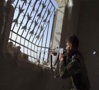 كتائب الثوار تحرر 200 امرأة من سجن سري في حلب كتائب الثوار تحرر 200 امرأة من سجن سري في حلب