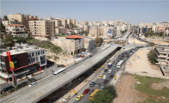 المباشرة بالبنية التحتية للباص سريع التردد في راس العين المباشرة بالبنية التحتية للباص سريع التردد في راس العين