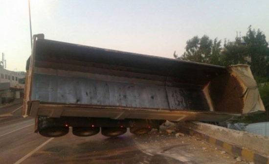 وفاة وإصابة بحادث تدهور شاحنة في معان