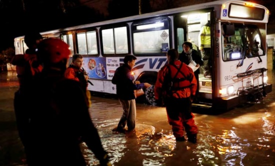 إجلاء نحو 200 شخصا جراء فيضانات في “سان خوسيه” الأمريكية