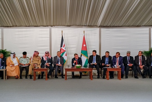 الملك يلتقي وجهاء وممثلي البادية الشمالية والوسطى والجنوبية الملك يلتقي وجهاء وممثلي البادية الشمالية والوسطى والجنوبية