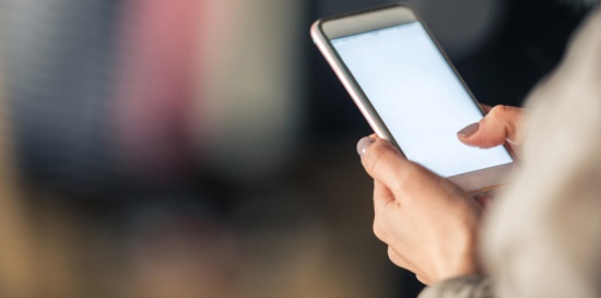 بالصور.. هذا ما حدث لمراهقة استقبلت مكالمة هاتفية أثناء استحمامها بالصور.. هذا ما حدث لمراهقة استقبلت مكالمة هاتفية أثناء استحمامها