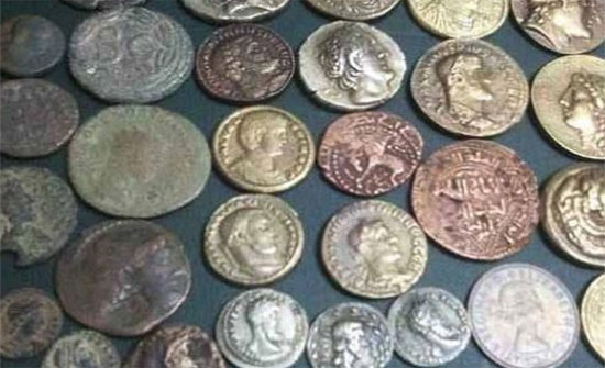 القبض على شخص بحوزته قطع اثرية في الزرقاء القبض على شخص بحوزته قطع اثرية في الزرقاء