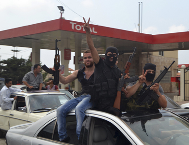 فرار 18 سوريا بعد خطفهم من قبل أقارب العسكريين اللبنانيين