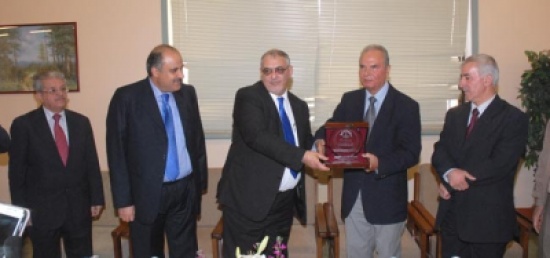 الجامعة الهاشمية تكرم الأستاذ الدكتور عبدالرحيم حمدان لجهوده في خدمة وتطوير مسيرة الجامعة
