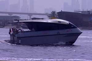 دبي تطلق "التاكسي المائي" للحد من الزحام وتشجيع السياحة