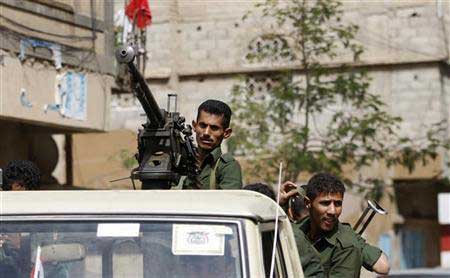 مسلحون يشتبه بانتمائهم للقاعدة يقتلون 6 جنود يمنيين في منطقة نفطية