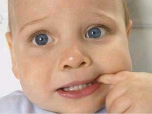  حتى تمر مرحلة ظهور أسنان طفلك بسلام