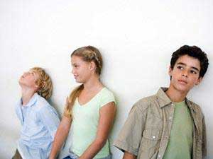 صحة المراهق ترتبط بمشاعره الإيجابية ورضاه عن الحياة