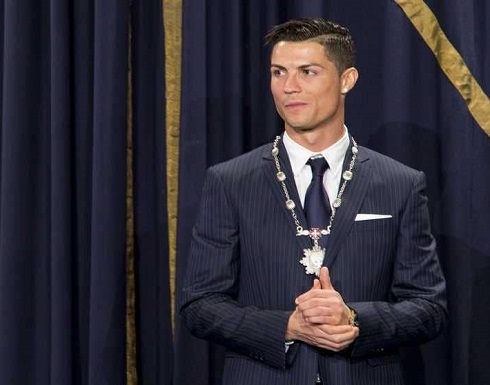 البرتغال قد توجه صفعة لرونالدو.. وتجرده من "أوسمة الشرف" البرتغال قد توجه صفعة لرونالدو.. وتجرده من "أوسمة الشرف"