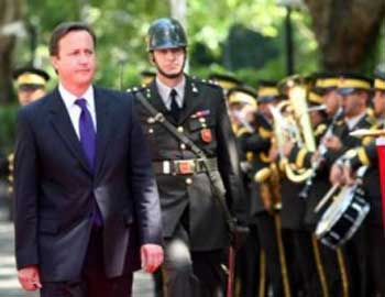 رئيس الوزراء البريطاني يصف غزة بأنها "سجن مكشوف" ويدعو إلى رفع الحصار عنها 