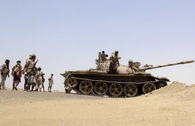 قائد المقاومة الشعبية في تعز: تنقصنا الصواريخ الحرارية المضادة للدروع لحسم المعركة قائد المقاومة الشعبية في تعز: تنقصنا الصواريخ الحرارية المضادة للدروع لحسم المعركة