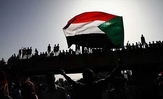 السودان.. مظاهرات ليلية وإغلاق شوارع غربي العاصمة السودان.. مظاهرات ليلية وإغلاق شوارع غربي العاصمة