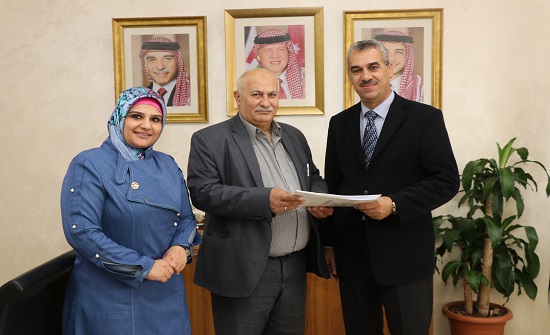 مساقات محوسبة من جامعة القدس المفتوحة لـ"عمان العربية" تتويجا للتعاون العلمي