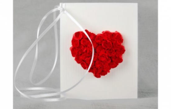 عروس سعودية تدعو النِّساء للاحتشام في بطاقة الدعوة!