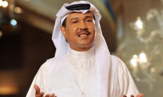 وكل لبس بتلبسيه أحلى.. فيديو: محمد عبده يغازل مذيعة بقناة روتانا وكل لبس بتلبسيه أحلى.. فيديو: محمد عبده يغازل مذيعة بقناة روتانا