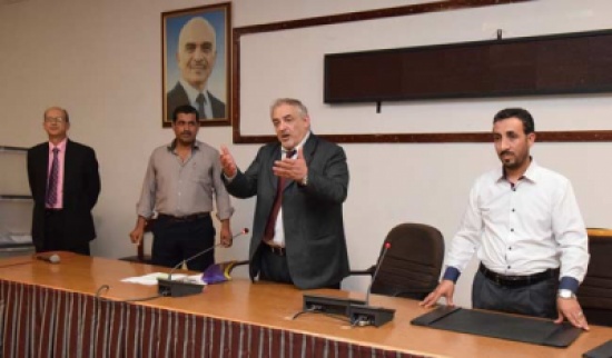 أعضاء مجلس الطلبة الخامس عشر في الجامعة الهاشمية يؤدون القسم القانوني أعضاء مجلس الطلبة الخامس عشر في الجامعة الهاشمية يؤدون القسم القانوني