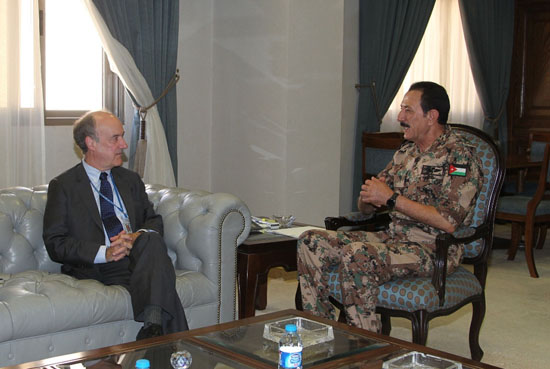 الفريق أول الركن الزبن يستقبل مبعوث الخارجية الأمريكية الى ليبيا