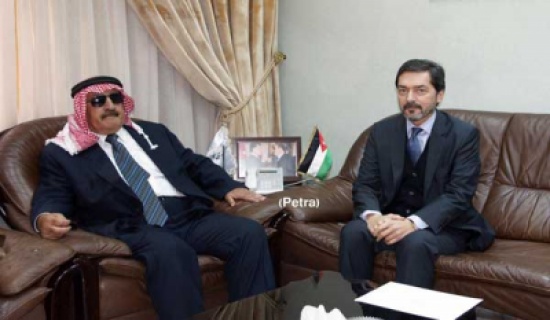 وزير الزراعة يبحث مع السفير الافغاني سبل تطوير التعاون الزراعي بين البلدين وزير الزراعة يبحث مع السفير الافغاني سبل تطوير التعاون الزراعي بين البلدين