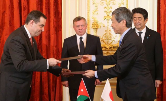 الملك يبحث مع رئيس الوزراء الياباني تطوير العلاقات بين البلدين (صور) الملك يبحث مع رئيس الوزراء الياباني تطوير العلاقات بين البلدين (صور)