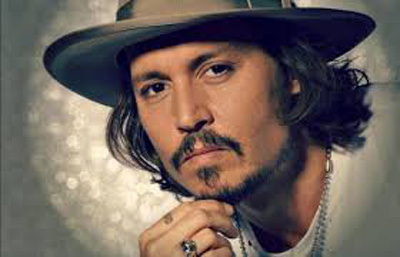 جوني ديب يسلم مساعد مخرج إلي الشرطة بسبب تصويره لنجمات في "الحمامات" جوني ديب يسلم مساعد مخرج إلي الشرطة بسبب تصويره لنجمات في "الحمامات"