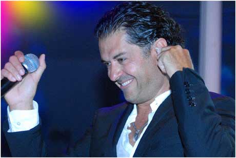 بالصور راغب علامة في أضخم نادي ليلي في أوروبا 