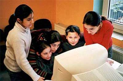 إدمان الإنترنت يصيب المراهقين بالاكتئاب