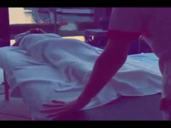 أرادت الحصول على جلسة تدليك ولكن هذا ما حصلت عليه! أرادت الحصول على جلسة تدليك ولكن هذا ما حصلت عليه!