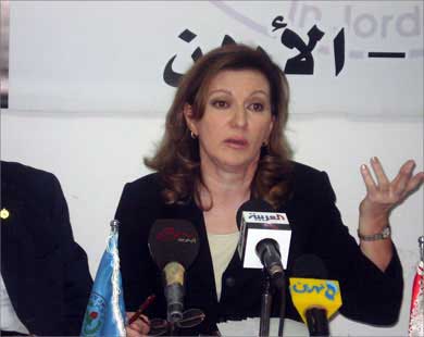 معلمو أجيال لا طوابير جياع 