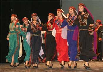 الروزنا تحيي ليلة فرح اردنية في الزرقاء الروزنا تحيي ليلة فرح اردنية في الزرقاء