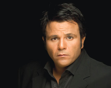 محمد فؤاد يهدد بالقضاء 