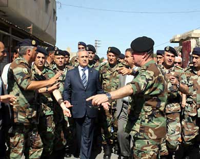 سليمان يتعهد بتحديث جيش لبنان 