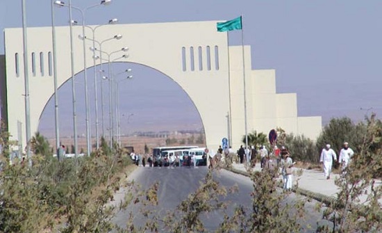 مظلة تعمل بالطاقة الشمسية في جامعة ال البيت مظلة تعمل بالطاقة الشمسية في جامعة ال البيت