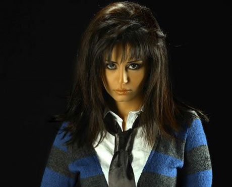 بعد تعرضها لإصابة في قدمها منة فضالي مدربة كلاب في السيرك القومي