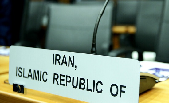 إيران ترفض إبرام اتفاقات إضافية بشأن برنامجها النووي وتتهم "الطاقة الذرية" بتجاوز تفويضها