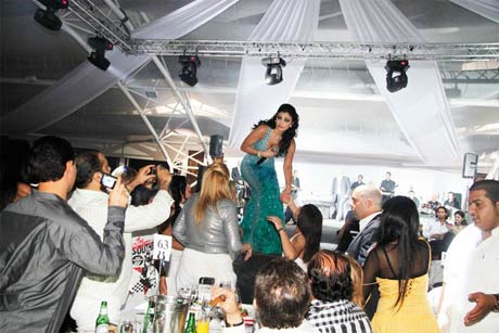 بالصور هيفاء وهبي تختتم حفلاتها الصيفية في بيروت 