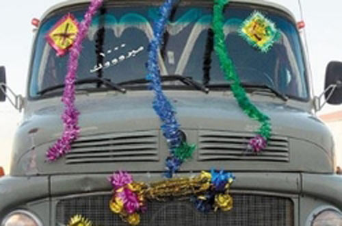 عريس يزف نفسه في صهريج