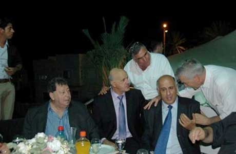 فضيحة بالصور : عرس في " إسرائيل " يجمع الرجوب وأيهود باراك وبن أليعازر !