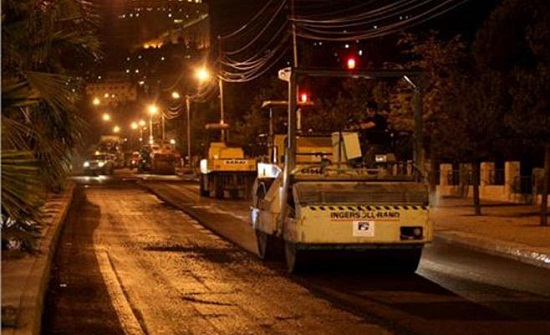 الأمانة تباشر أعمال تعبيد ليلية في عدد من شوارع العاصمة بكلفة 4 مليون دينار