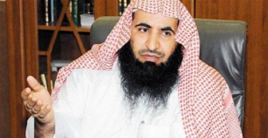 فيديو.. الغامدي: المجتمع يعيش حالة جفاف عاطفي وأتفق مع وجود السينما في المملكة