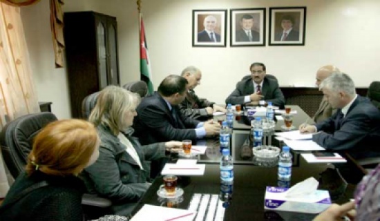 وفد أكاديمي شيشاني يطلع على تجربة الجامعة الأردنية