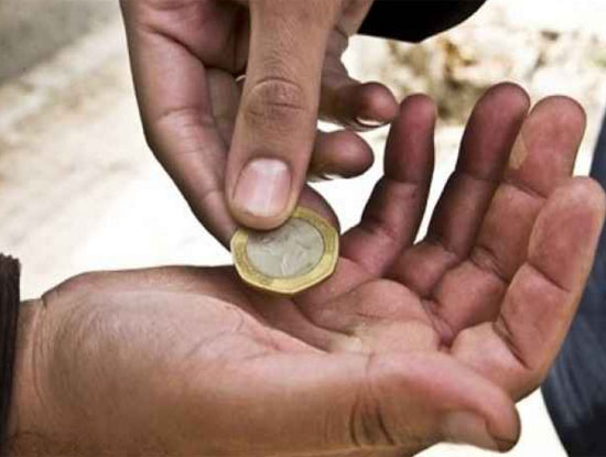 جمعها خلال يوم..ضبط متسول بحوزته أكثر من ألف دينار جمعها خلال يوم..ضبط متسول بحوزته أكثر من ألف دينار