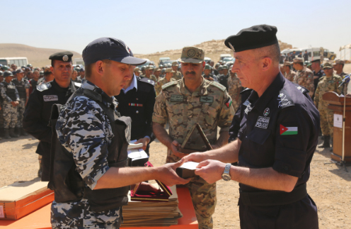 تخريج دورة المهارات الامنية الخاصة لمستجدي الامن العام